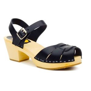 Peep toe clog sandals by Swedish Hasbeens